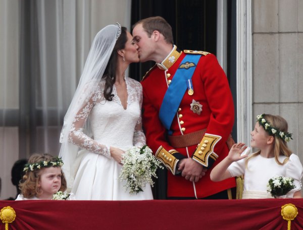 Определены 10 необычных казусов на свадьбах королевских семей