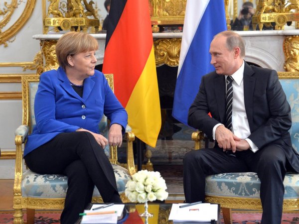 Путин напомнил Меркель, что замены «нормандскому формату» нет