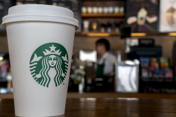 Starbucks во второй раз оказался в расистском скандале