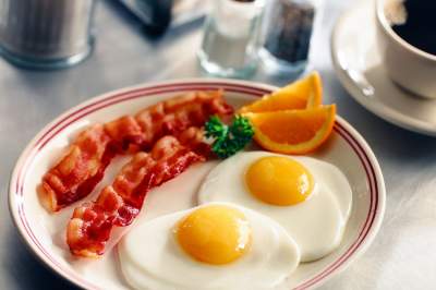 Девять причин съесть утром куриное яйцо