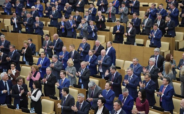 Депутатам Госдумы могут «урезать» зарплаты до 35 тысяч рублей