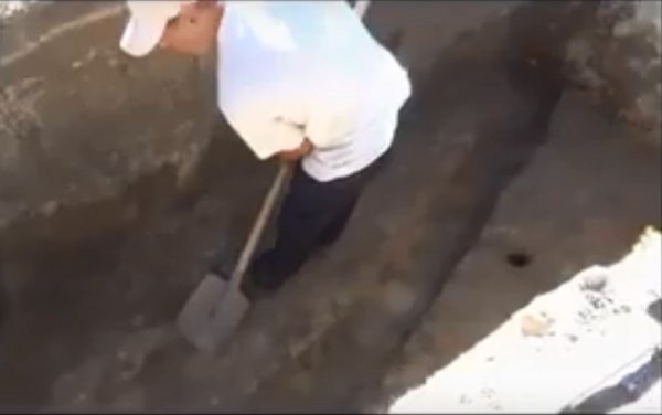 В Азове на археологических раскопках нашли «вход в мир мертвых»