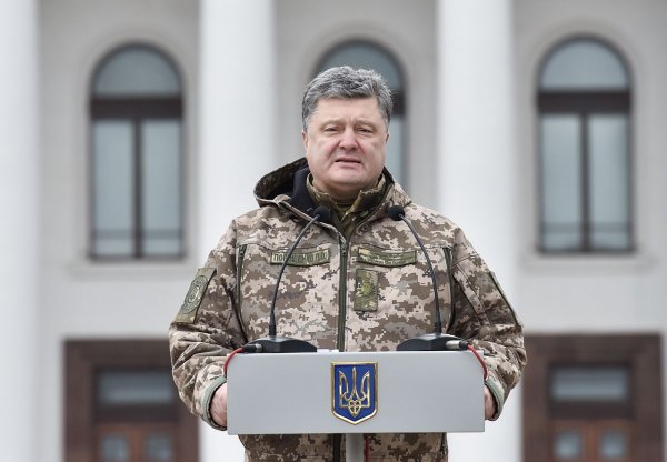 Порошенко не принял вариант силового решения конфликта на Донбассе
