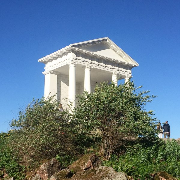 Храм Нептуна восстановили в выборгском парке Монрепо