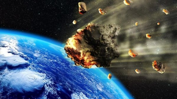 Ученые NASA показали на видео эффектное падение астероида в Африке