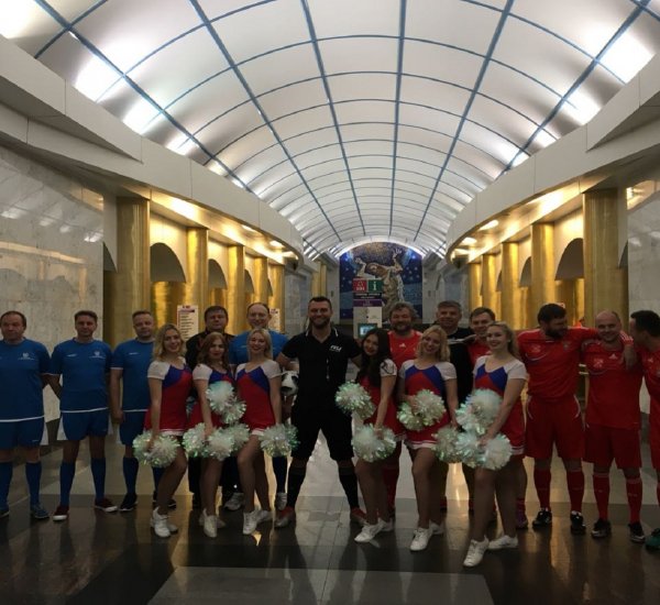 В метро Петербурга состоялся подземный футбольный матч