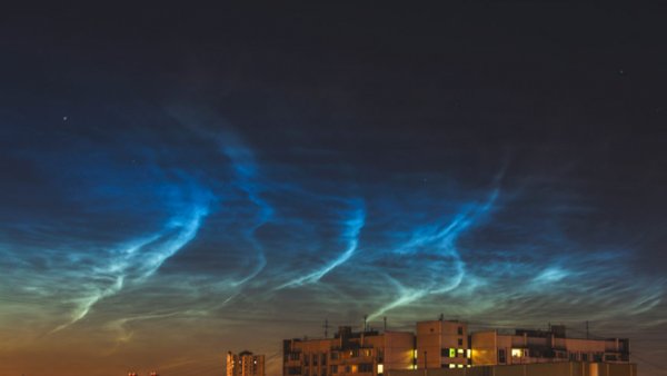Петербуржцы наблюдали необычные облака