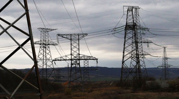 В Крыму полностью возобновили подачу электричества