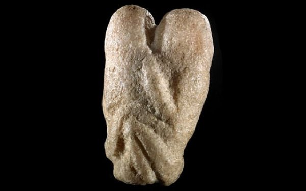 На выставке покажут 11 000-летнюю скульптуру, которая изображает половой акт