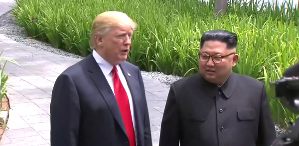 Трамп подарил Ким Чен Ыну диск с песней «Человек-ракета»