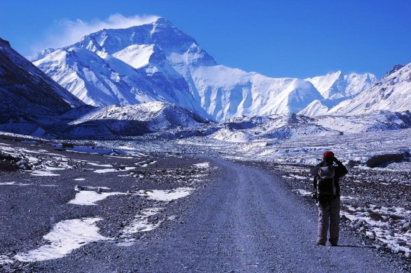 Казахский альпинист увидел на Эвересте призраков