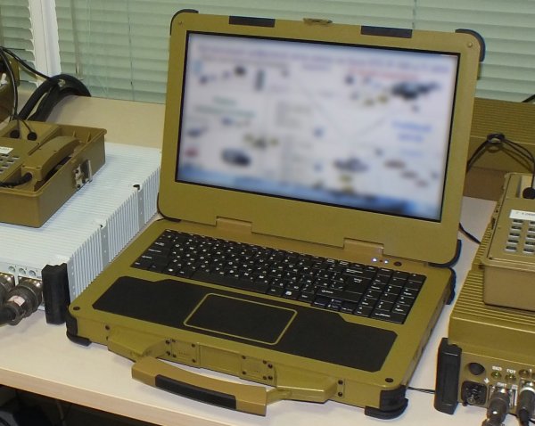 Ростех презентовал сверхпрочный ноутбук для военных за полмиллиона