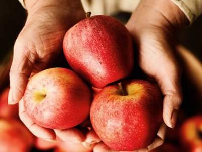 Врачи назвали полезное для здоровья свойство яблочной кожуры