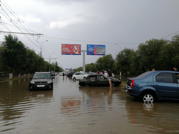 В Волгограде введен режим чрезвычайной ситуации из-за сильных ливней