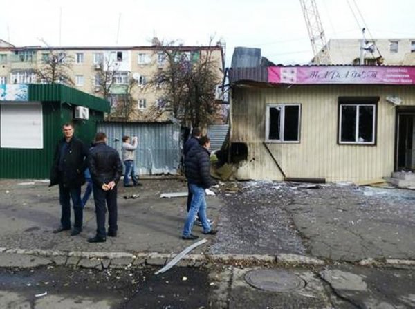 Украинские солдаты обстреляли жилые дома Докучаевска
