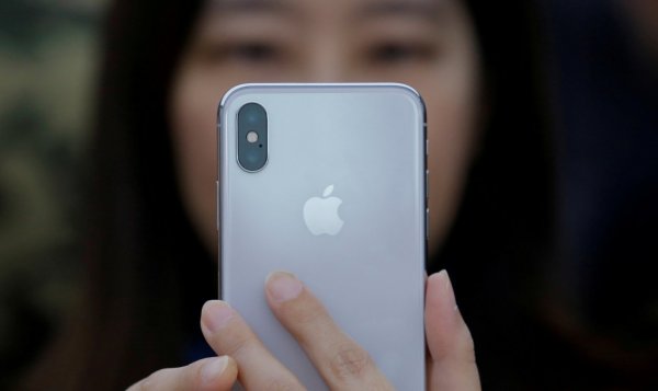 Аналитики подсчитали, что Apple до конца 2018 года продаст 91 миллион iPhone с Face ID