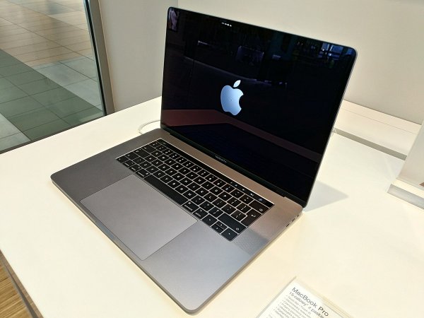 Apple извинились за проблемы с Macbook Pro