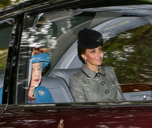 Кейт Миддлтон в новом образе затмила королеву Елизавету в Шотландии