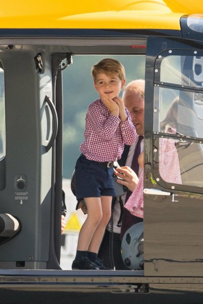 Оружие и жестокость: Принц Уильям впервые взял 5-летнего сына на охоту
