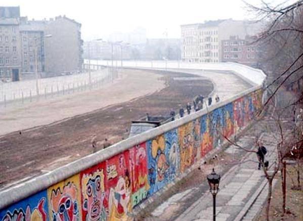 В Германии решили заработать на «Берлинской стене»
