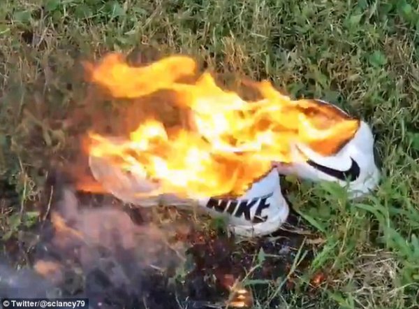 Новая реклама Nike заставила фанатов сжигать кроссовки в знак протеста