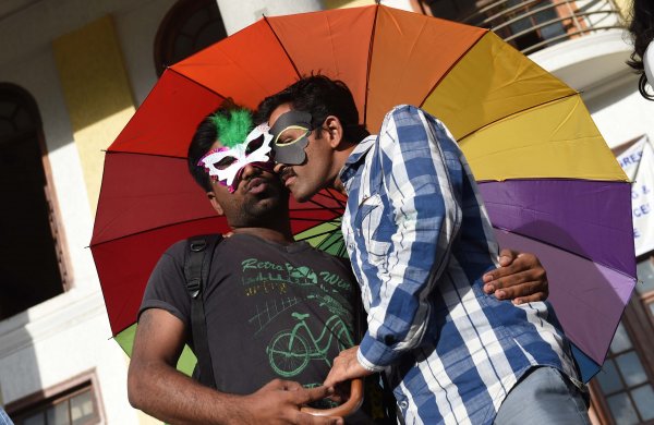 Индия декриминализировала гомосексуальные связи