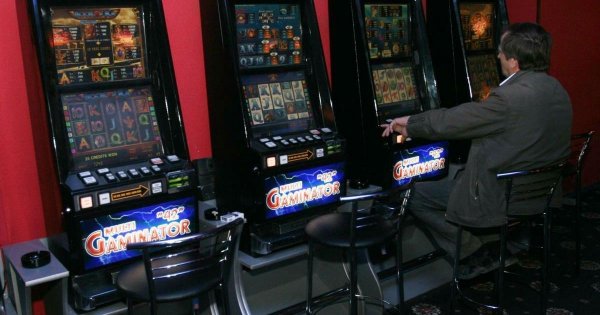 В США мужчина при помощи ребёнка ограбил игровой автомат