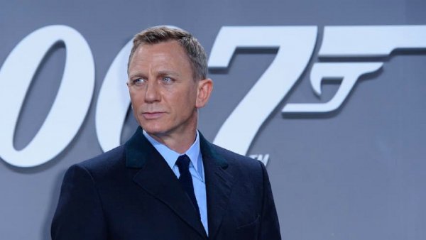 Продюсер фильмов о Джеймсе Бонде пообещала не превращать агента 007 в женщину