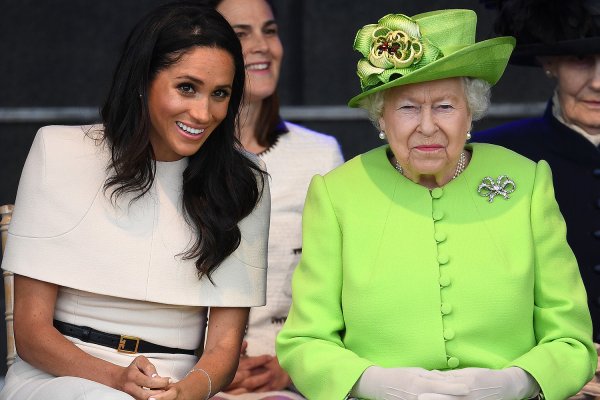 «Дворец в шоке!»: Королева Елизавета II придумала шутливое прозвище для Меган Маркл – СМИ