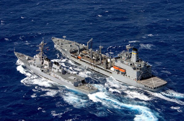 МИД КНР объяснил инцидент с американским эсминцем в Южно-Китайское море