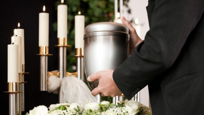 Религия и Кремация: Как выбор захоронения отражает верования и традиции